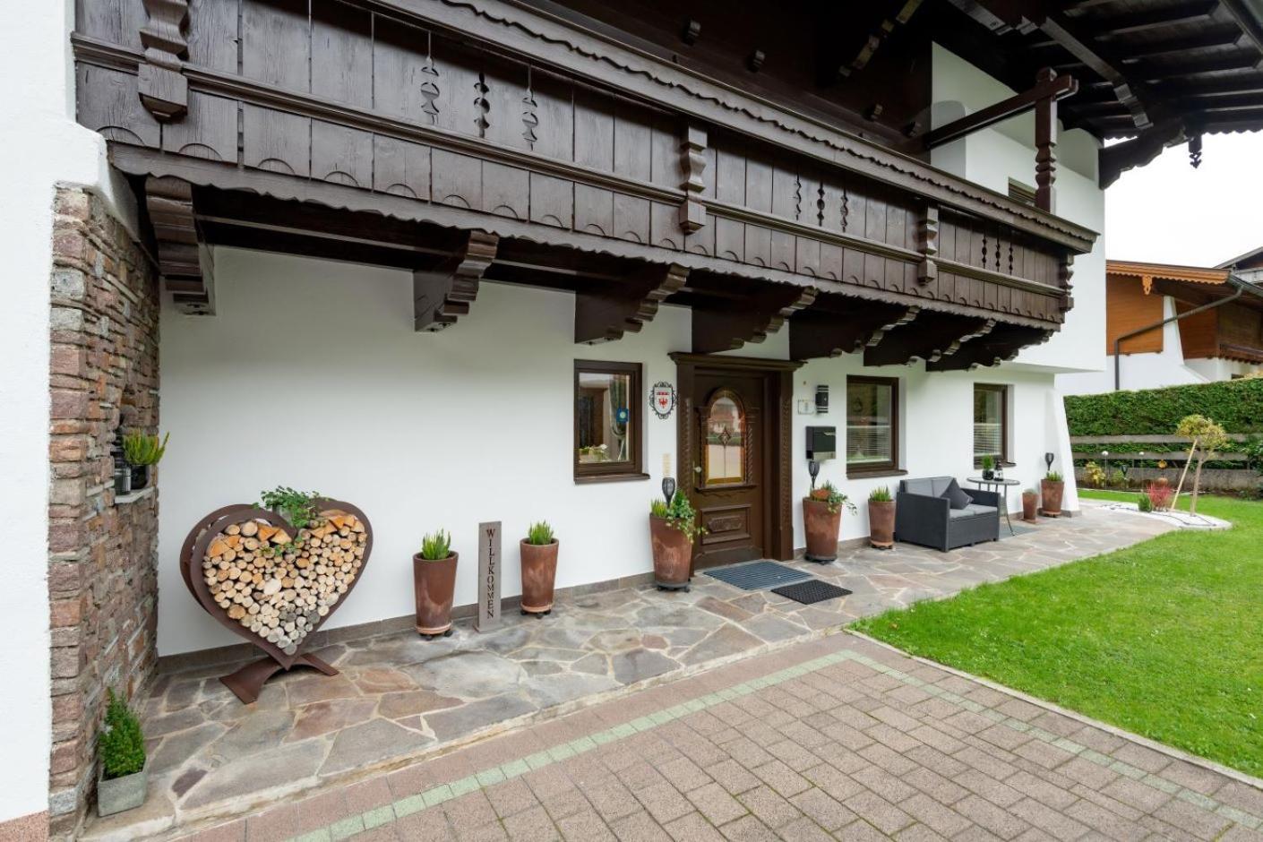 Haus Schroll Apartment *