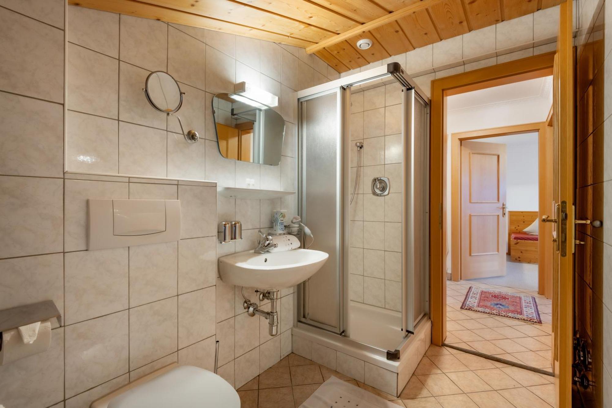 Haus Schroll Appartement Ried im Zillertal